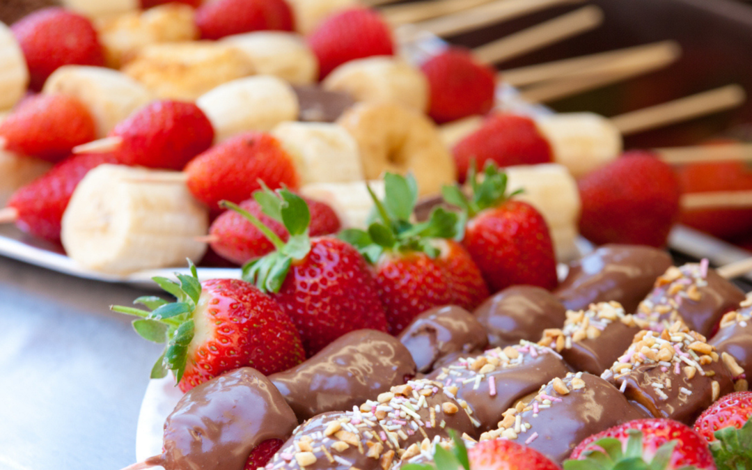 Najlepsze dodatki do słodkich wypieków, które podkręcą smak klasyków