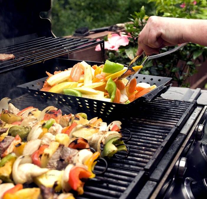 Kontrola temperatury w grillu gazowym — jak opanować ogień jednym pokrętłem